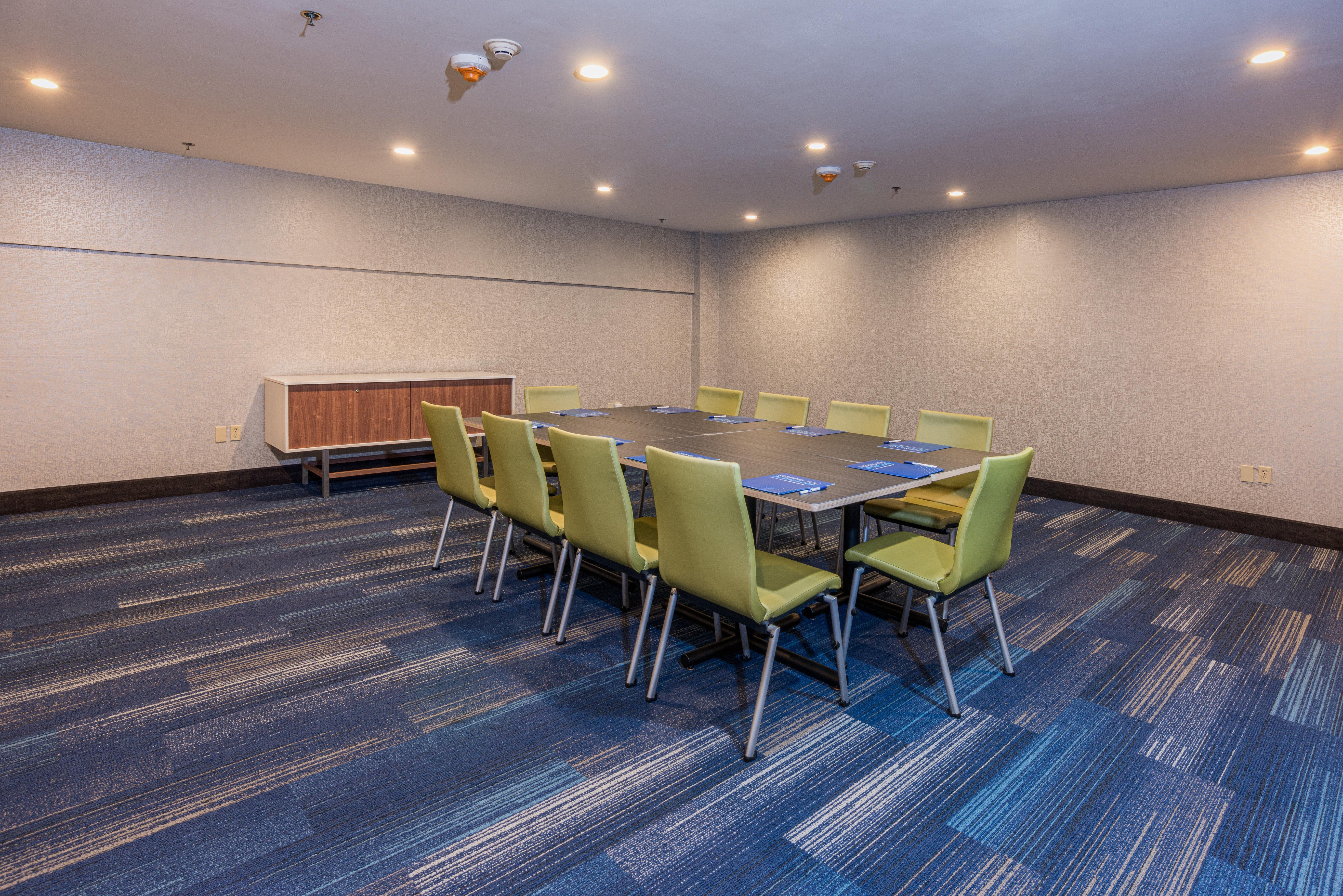 Holiday Inn Express Hotel & Suites Swansea By Ihg Exterior foto